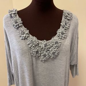 Like new Beautiful neckline knit top
